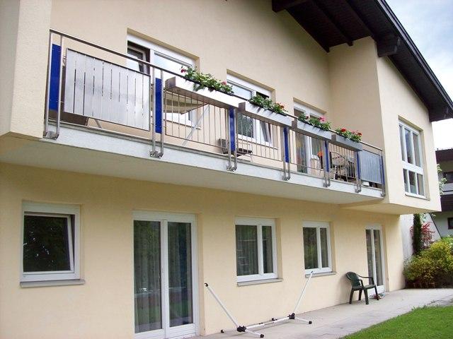 Nirosta Geländer mit Exterior Elementen